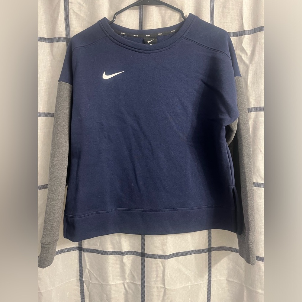 Nike crew neck sweater